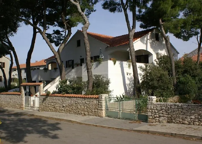 Apartamento Dinka Mirce